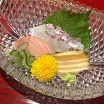 おおたに - 鯛　琵琶鱒のお造り　蒸し鮑の肝醤油