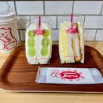 サンドイッチカフェ おいしいメルヘン。 - シャインマスカットと三元豚とタマゴのペアとコーヒー