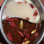 薬膳火鍋 かゑん - 二色の鍋で二度美味しい