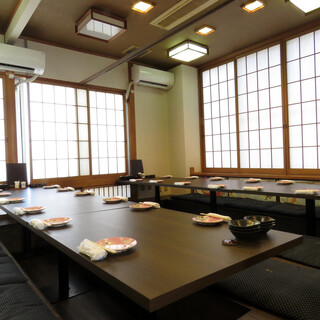 We have a wide variety of private rooms available. Available for everything from family gatherings to banquets.
