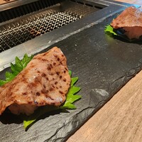 上等焼肉 ひらく - 炙り肉寿司