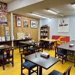Umaimondokoro Maguroya - 大衆的な食堂の雰囲気