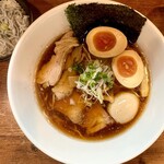 麺処 びぎ屋 - 特製醤油らーめん、味玉追加