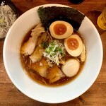 麺処 びぎ屋 - 特製醤油らーめん、味玉追加