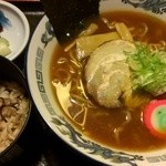 炭焼炉ばた くし路 - ラーメンとじゃこ飯セット