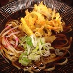 蕎麦　冷麦　嵯峨谷 - 天ぷらそば（380円）