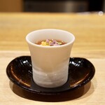 Mochi Duki - 生湯葉と雲丹のべっこう餡