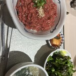 牛刺しと焼肉 仔虎 - 