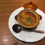 ハカタ洋膳屋 ロイヤル - オニオングラタンスープ