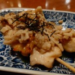 Kajiya Bunzou - 季節のおすすめ 9/21〜  鶏むね串 エリンギ塩ダレがけ(2串)。