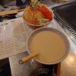 NEO鉄板焼バル 横山もじお - 名物明太子もんじゃ。