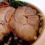 楽観 - 肉厚チャーシュー。