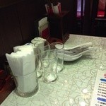 四川料理刀削麺 川府 - 201310　川府　卓上（呼鈴完備）