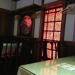 四川料理刀削麺 川府 - 201310　川府　店内⇒引き戸は、大変「静かで滑らか」♪