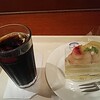 Dakkidakku - アイスコーヒーと白桃のショートケーキ