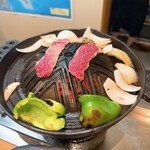 札幌成吉思汗 しろくま  - お通しの野菜と共に