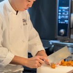 松石 - 春巻きを半割にカット