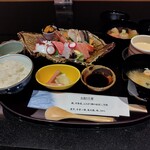 加賀屋 金沢店 - 全体写真②