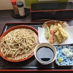 Soba Doko Ro Yama Ka - 二八蕎麦の大盛と天ぷら盛合せ