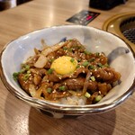 Yakiniku Dainingu Ushiwakamaru - 牛若牛カルビ丼