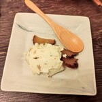 おでんと日本酒 はとり - クリームチーズと燻りがっこ