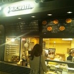 ミスターワッフル - 店頭で焼いてます