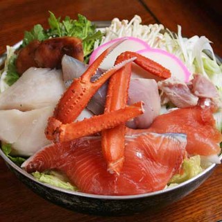 森瀧 - 料理写真:「うどんすき鍋」　たっぷりの具材をまずは食べてください。　旬の素材をたっぷりとご用意致します。　シャキシャキとした白菜の歯触りは最高ですよ！　