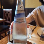 トラットリア イル ピスタッキオ - ガス入りウォーター