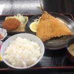 市場食堂 せん政水産 - E定食 アジフライ+イカメンチ　1200円