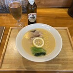 MACHIKADO - 濃厚真鯛ラーメン1,350円
            モレッティ（イタリアンビール）880円