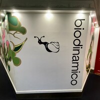 biodinamico - 店舗入口（オフィスビル3階のエレベーター前）