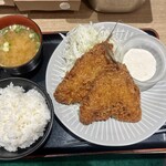 太田強戸PA フードコート - タルタルアジフライ定食1130円