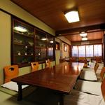 鳥源 - 2階のお座敷は最大26名様迄の完全個室になっております。