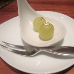 ミルカレス - 付き出しのマスカット