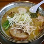 松玉堂 - 極白湯鶏ラーメン