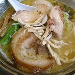 松玉堂 - 極白湯鶏ラーメン