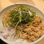饗 くろ喜 - 鴨和え玉。パンチのある強い味です！細麺なので、ザクザク感が終盤でも食欲をそそります