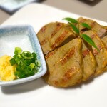 三田菜 - 黒はんぺん焼き
            生姜醤油でサッパリと頂きます