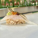 大寿司 - ヒラメの昆布〆-イクラ•梅肉のせ-