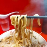 ラーメン千乃介 - 自家製麺は全粒粉の極太平打ち