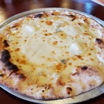 PIZZA DINING JOYs - クワトロフロマージュ