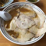 Chuuka Soba Fukuichiriki - キャーーー！！！チャーシュー麺！¥1150
                        
                        丼を覆い尽くすチャーシューヽ(´o｀
                        
                        食べログの写真程のインパクトは無いのがちと残念。
                        
                        写真ではなんか　こう　もうちょいグッと来たんだけどーーー
                        
                        
                        