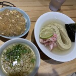 一番だしラーメン しんせん - つけ麺 白と麻婆丼