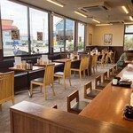 Karayama - 店内雰囲気