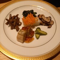 TANAKA YAKINIKU RESTAURANTE - ナムル盛り合わせ