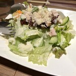 グローバルキュイジーヌ GAZEBO TOKYO - スモークチキンとアボカドのシーザーサラダ