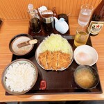 Tonkatsu Santa - ロースカツ定食＋温泉卵