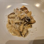 オステリア プロフーモ - 真鯛のフリットゥーラ きのこのクリームソース