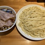 りきどう - つけ麺(太麺)チャーシュー(大盛無料)