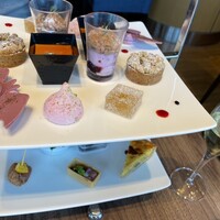 ポム・ダダン - 